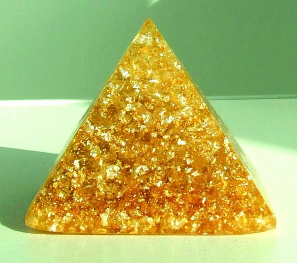 Goldene Sonnenpyramide